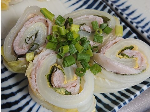 レンジで簡単！豚バラと大葉の白菜ロール！